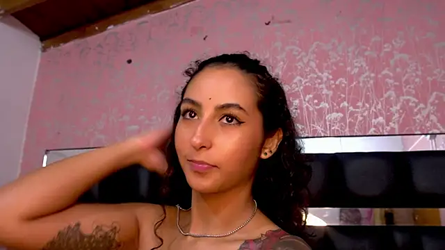 agatha collins  online show from 01-12-25, 01:21