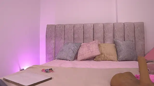 violeta aroca online show from 11-05-25, 03:06