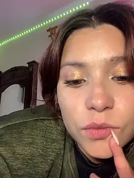 Snapshot of 3littleschoolteens chatting on 10-18-25, 08:53 3littleschoolteens online show from 10-18-25, 08:53