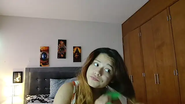 Snapshot of 3littleschoolteens chatting on 11-05-25, 05:46 3littleschoolteens online show from 11-05-25, 05:46