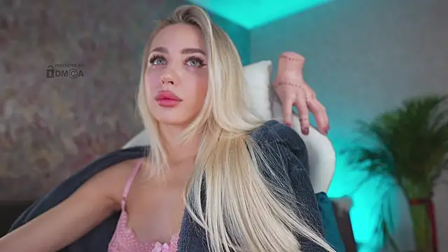 Snapshot of misstics_ chatting on 10-23-25, 05:44 misstics online show from 10-23-25, 05:44