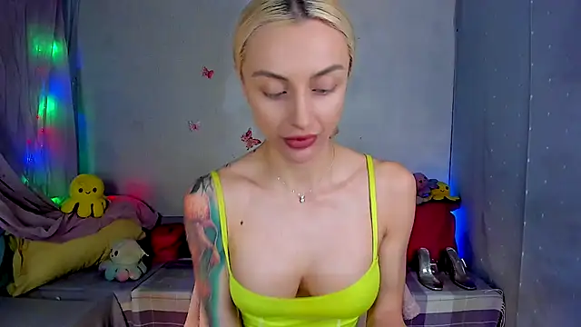 LickLizzy online show from 11-02-25, 04:48