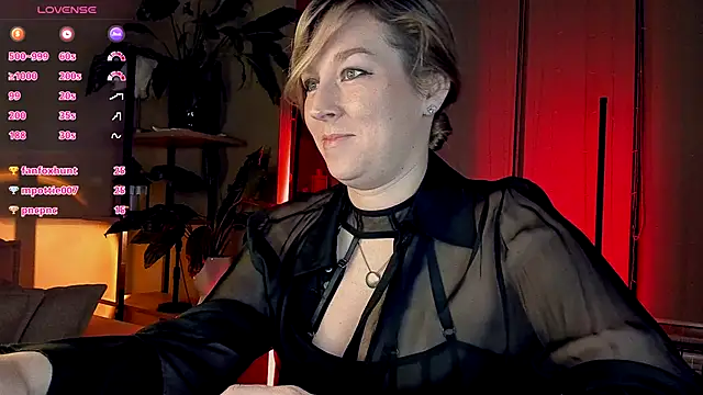 Snapshot of 5_in_one chatting on 10-27-25, 03:54 5 in one online show from 10-27-25, 03:54