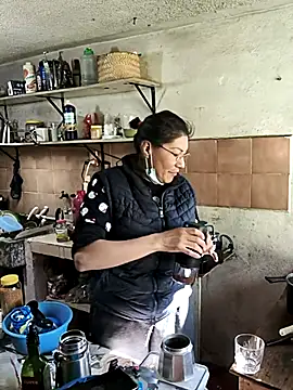 LaInsaciableIntensa online show from 12-21-25, 04:14