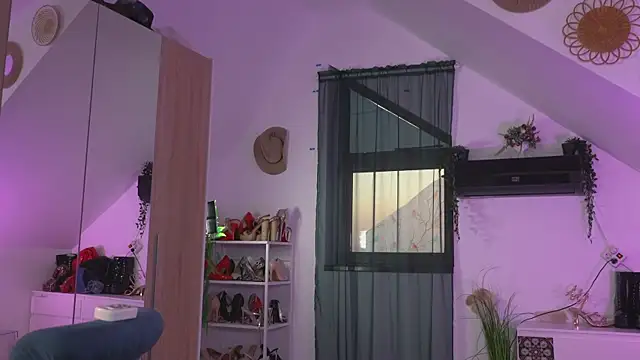 Amaliamour online show from 04-17-26, 03:31