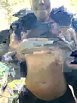 Snapshot of Keli_Jessi chatting on 10-12-25, 01:32 Keli Jessi online show from 10-12-25, 01:32