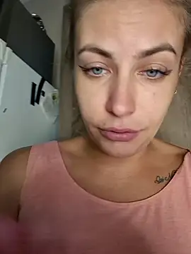 Snapshot of Keli_Jessi chatting on 10-19-25, 06:19 Keli Jessi online show from 10-19-25, 06:19