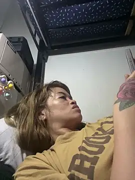 Snapshot of pinay4uwithagoodheart chatting on 12-23-25, 06:22 pinay4uwithagoodheart online show from 12-23-25, 06:22