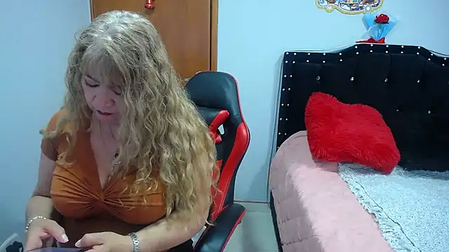 Ursulawhite69 online show from 01-10-26, 05:15