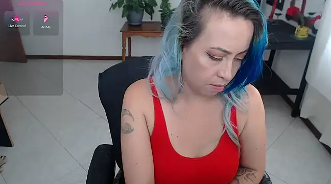 Snapshot of charlottezoe15 chatting on 02-14-25, 04:20 charlottezoe15 online show from 02-14-25, 04:20