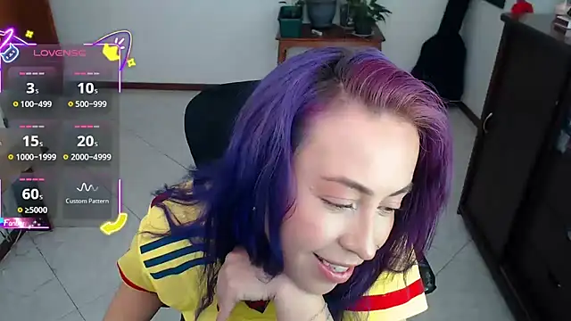 Snapshot of charlottezoe15 chatting on 09-29-25, 06:57 charlottezoe15 online show from 09-29-25, 06:57