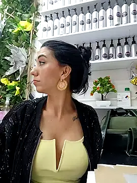 LunaZambrano online show from 02-07-25, 09:37