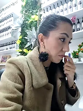 LunaZambrano online show from 02-15-25, 06:44