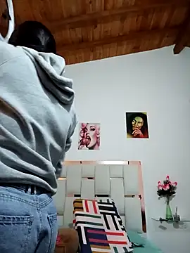 LunaZambrano online show from 02-21-25, 03:21