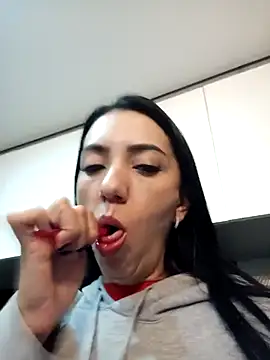 LunaZambrano online show from 02-25-25, 01:50