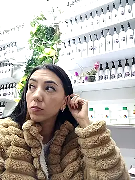 LunaZambrano online show from 03-05-25, 12:27