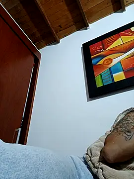 LunaZambrano online show from 10-22-25, 04:35