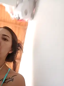 LunaZambrano online show from 11-17-25, 06:14