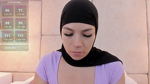 Snapshot of aisha_vs chatting on 12-26-24, 12:16 aisha vs online show from 12-26-24, 12:16