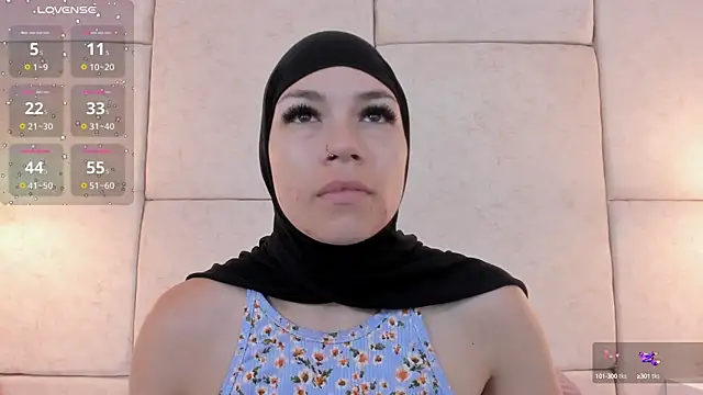 Snapshot of aisha_vs chatting on 12-30-24, 12:09 aisha vs online show from 12-30-24, 12:09