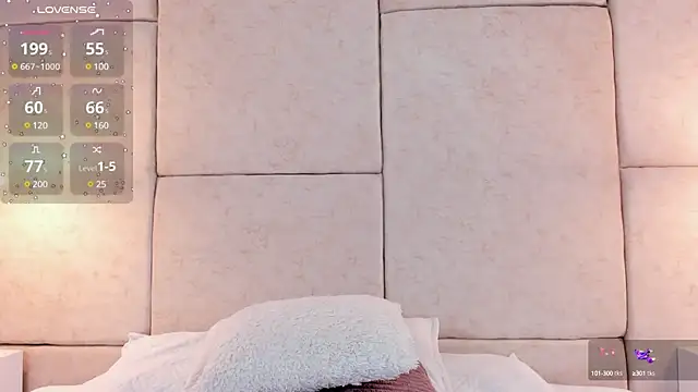 Snapshot of aisha_vs chatting on 01-02-25, 12:35 aisha vs online show from 01-02-25, 12:35