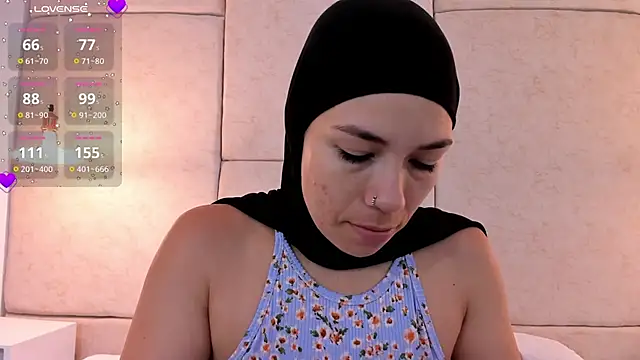 Snapshot of aisha_vs chatting on 02-27-25, 12:02 aisha vs online show from 02-27-25, 12:02