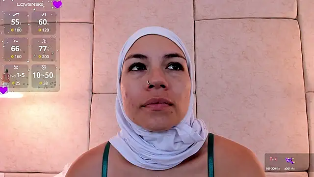 Snapshot of aisha_vs chatting on 02-28-25, 11:58 aisha vs online show from 02-28-25, 11:58