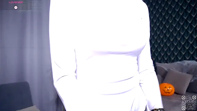 Snapshot of AmmyScotch chatting on 10-30-25, 04:36 AmmyScotch online show from 10-30-25, 04:36