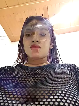 Snapshot of annie-19 chatting on 10-21-25, 02:07 annie-19 online show from 10-21-25, 02:07