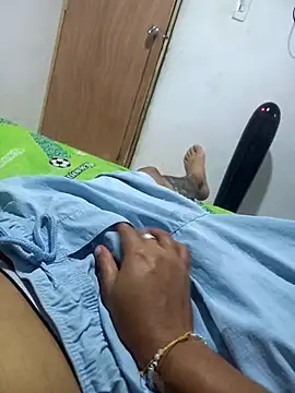 Snapshot of annie-19 chatting on 11-27-25, 05:20 annie-19 online show from 11-27-25, 05:20