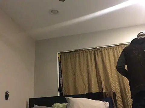 Snapshot of Londonfrotadejr chatting on 12-12-24, 06:36 Londonfrotadejr online show from 12-12-24, 06:36