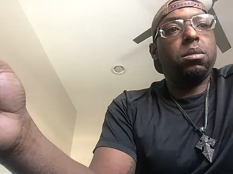 Snapshot of Londonfrotadejr chatting on 01-28-25, 10:12 Londonfrotadejr online show from 01-28-25, 10:12