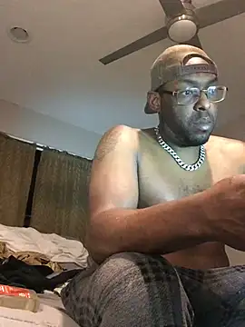 Snapshot of Londonfrotadejr chatting on 02-20-25, 12:36 Londonfrotadejr online show from 02-20-25, 12:36