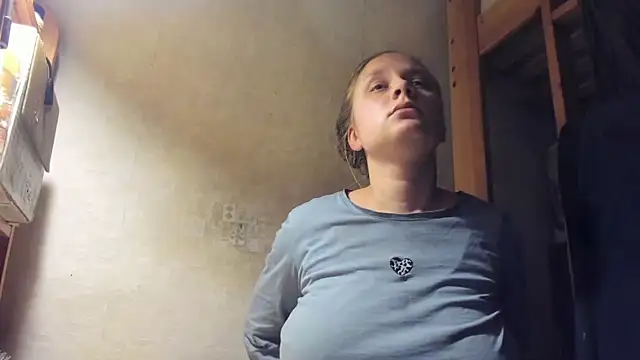 Snapshot of FrumCake chatting on 02-20-25, 02:07 FrumCake online show from 02-20-25, 02:07