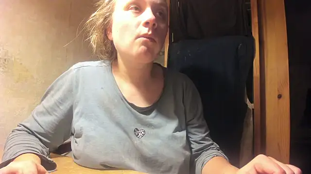 Snapshot of FrumCake chatting on 03-21-25, 05:02 FrumCake online show from 03-21-25, 05:02