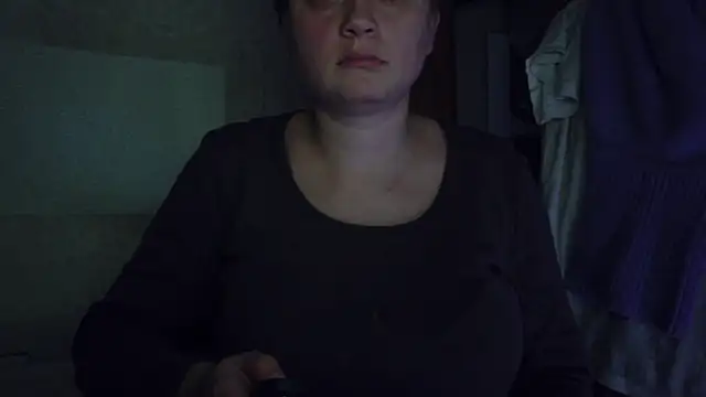 Snapshot of FrumCake chatting on 11-02-25, 11:40 FrumCake online show from 11-02-25, 11:40