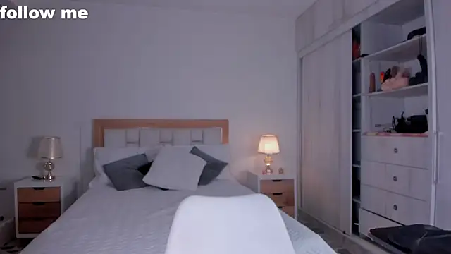 mia hank online show from 01-08-25, 11:43