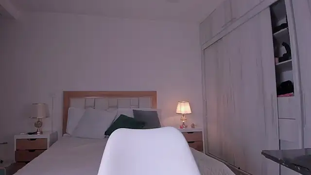 mia hank online show from 01-15-25, 11:43