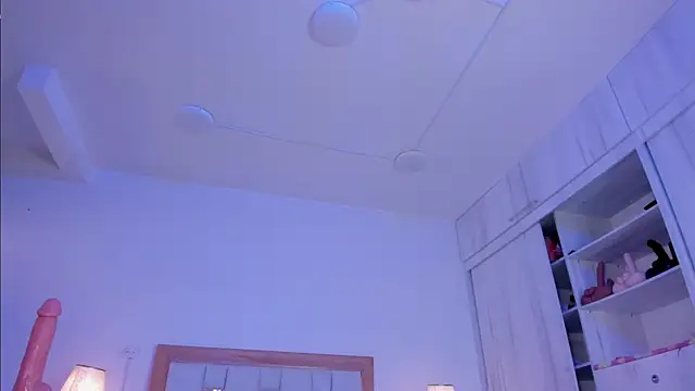 mia hank online show from 01-21-25, 02:37