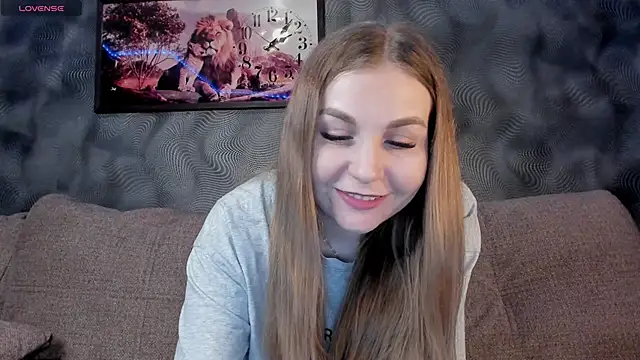 Snapshot of CassieMils chatting on 02-12-25, 11:18 CassieMils online show from 02-12-25, 11:18
