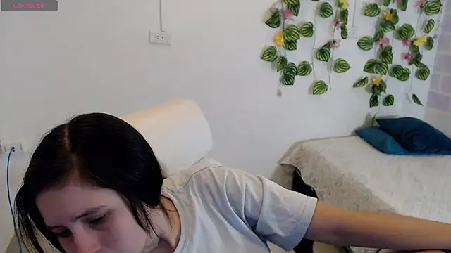 tania sweet   online show from 10-09-25, 03:21