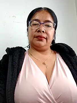   valentina18 online show from 02-17-25, 01:10