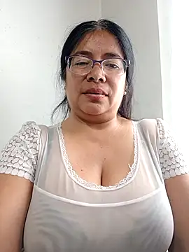   valentina18 online show from 02-25-25, 04:42