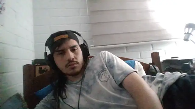 Snapshot of hung_weeb chatting on 02-19-25, 03:39 hung weeb online show from 02-19-25, 03:39