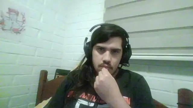 Snapshot of hung_weeb chatting on 10-21-25, 12:44 hung weeb online show from 10-21-25, 12:44