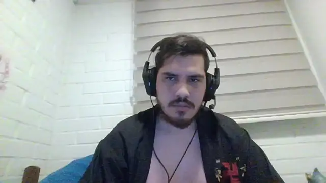 Snapshot of hung_weeb chatting on 02-06-26, 02:38 hung weeb online show from 02-06-26, 02:38