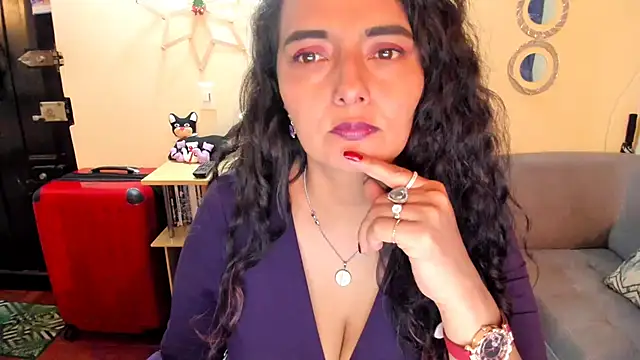 Snapshot of emma_luxy chatting on 01-11-25, 05:10 emma luxy online show from 01-11-25, 05:10