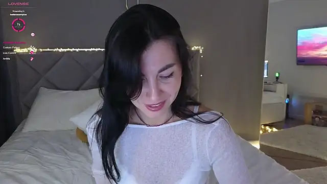 Mary love16 online show from 10-14-25, 07:20