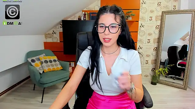 EmillyTaylor online show from 12-14-24, 07:40