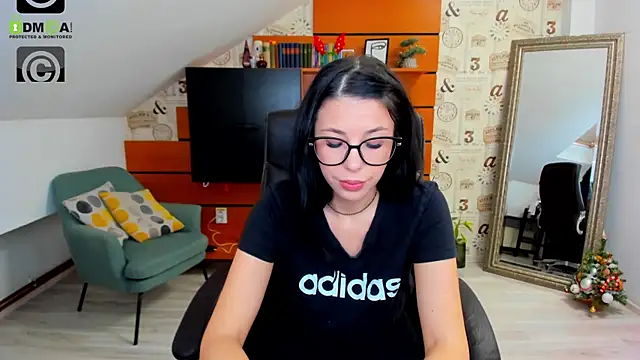 EmillyTaylor online show from 12-20-24, 10:38
